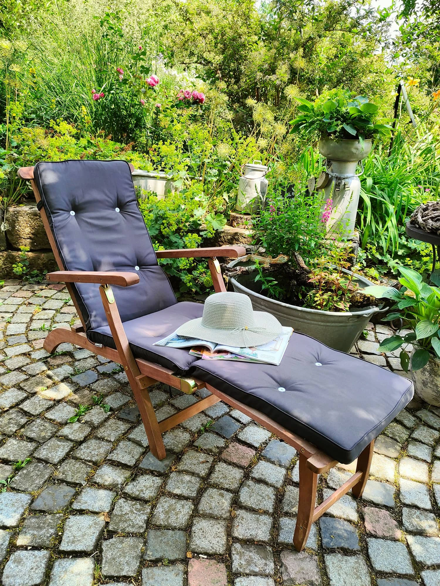 Sonnenliege Queen Mary Akazienholz 169x54x95cm 11 Sonnenliege Queen Mary Akazienholz 169x54x95cm – Bild 11